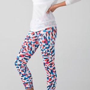 EUC Lululemon Capoeria Wunder Under Crop Leggings